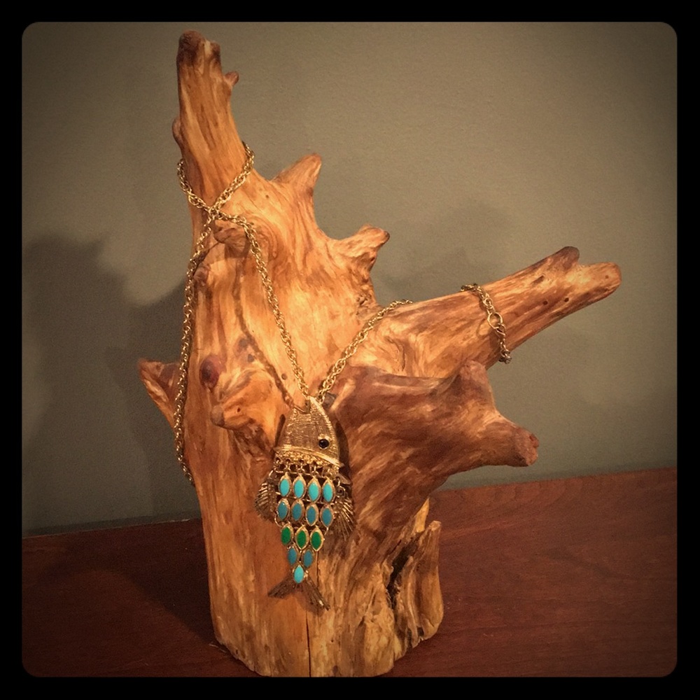 Fish pendant necklace
